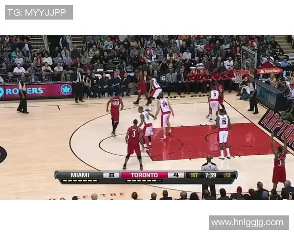 湖人对阵热火最新比分战况分析及精彩瞬间回顾